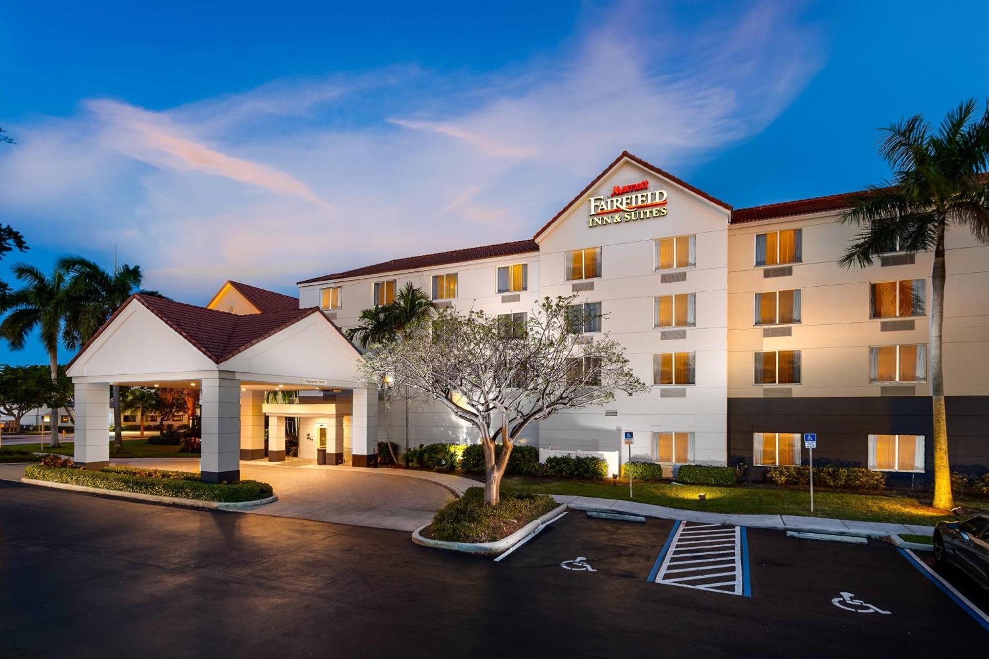Fairfield Inn & Suites Бока-Ратон Экстерьер фото